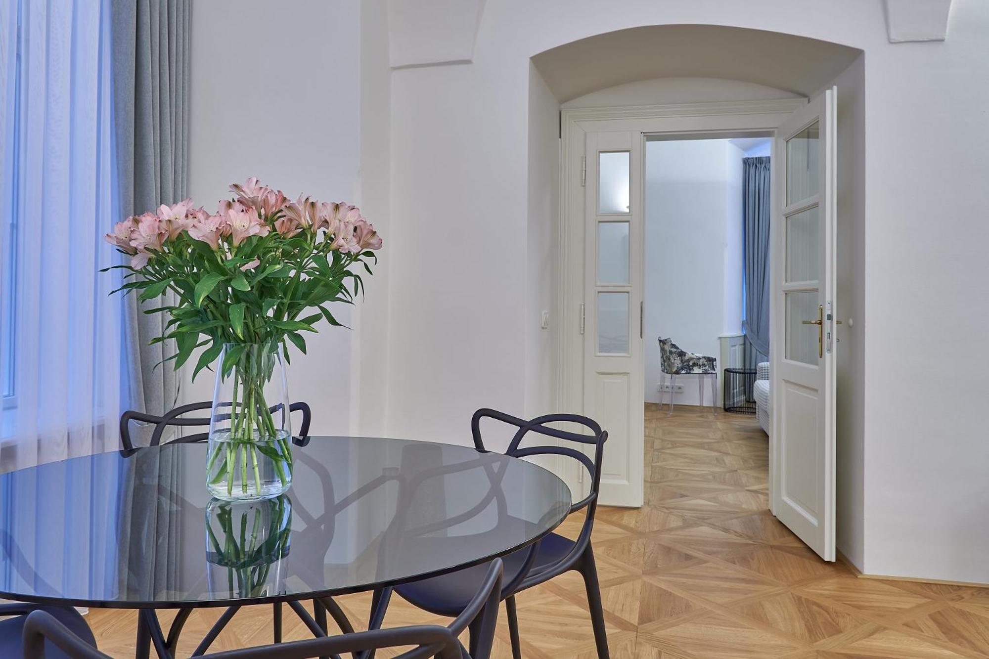 Hotel U 3 Pstrosu Prag