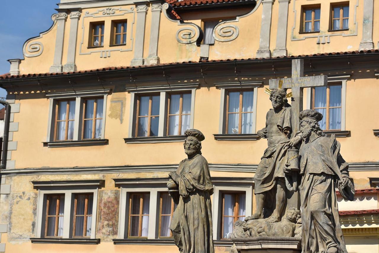 U 3 Pstrosu 4* Prag